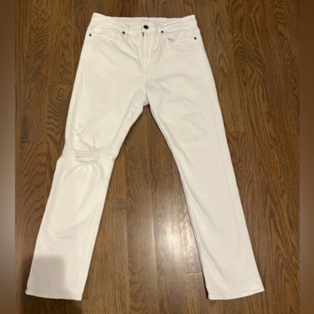 Frame Le Pixie Beau White Jeans. 27 F old
Money quiet luxury academia